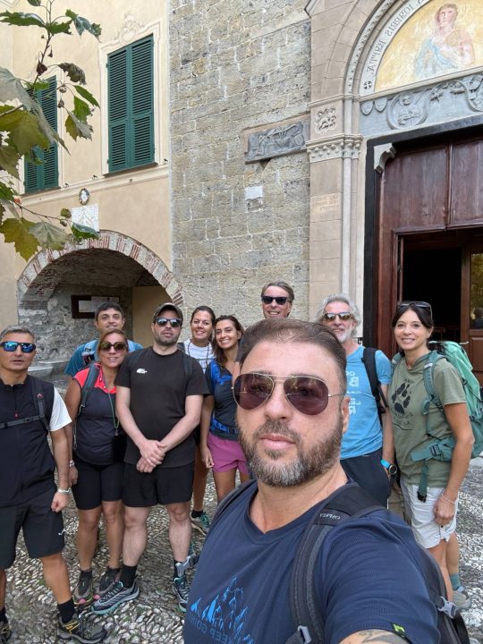 La partenza simbolica dalla parrocchia di San Giovanni Battista, a Quarto