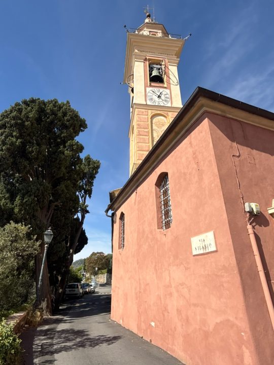 La chiesetta rosa di Sant'Ilario